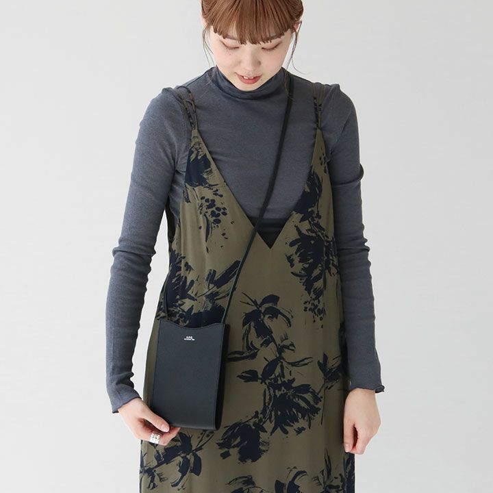 A.P.C.(アーペーセー) ネックポーチ JAMIE(JAMIE-GRAIN)の通販｜NEWS