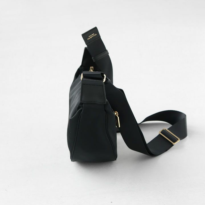 VIOLAd'ORO(ヴィオラドーロ) BIANCA ナイロンボディバッグ(V-2247)の