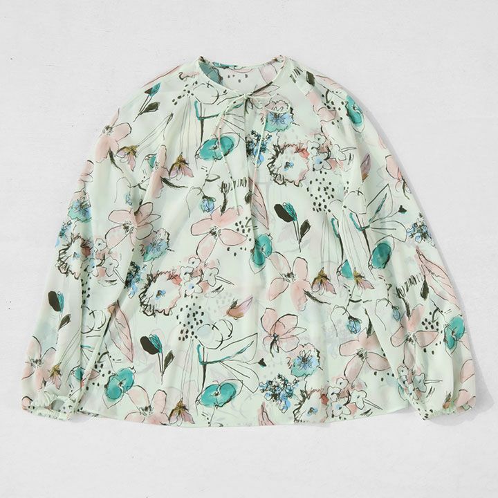 【SALE】TOMORROWLAND(トゥモローランド) ブルームフラワープリント パイピングリボンブラウス(13-01-51-01001)※セール商品の為、送料無料サービス対象外 ブルームフラワープリント パイピングリボンブラウス | maison