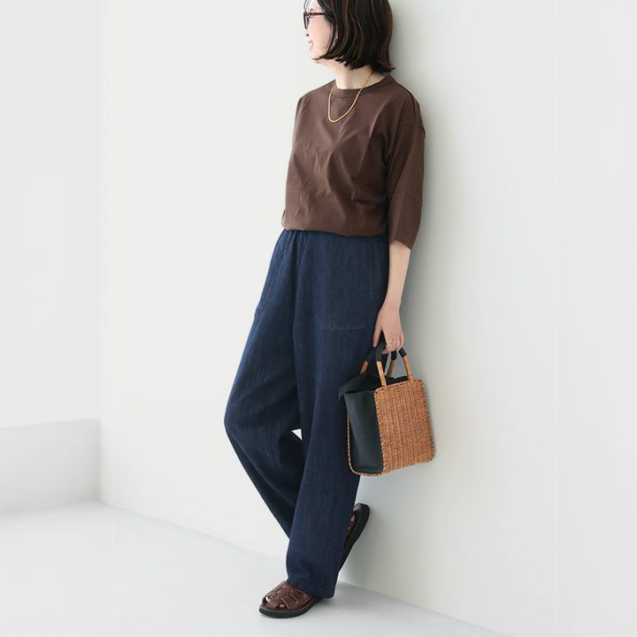 カジュアルなのに上品。大人のための美シルエットデニム。