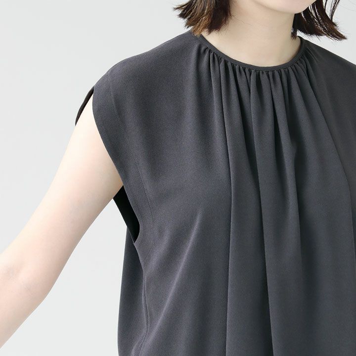 DES PRES(デ・プレ) ジャージーライクジョーゼット ギャザーネック