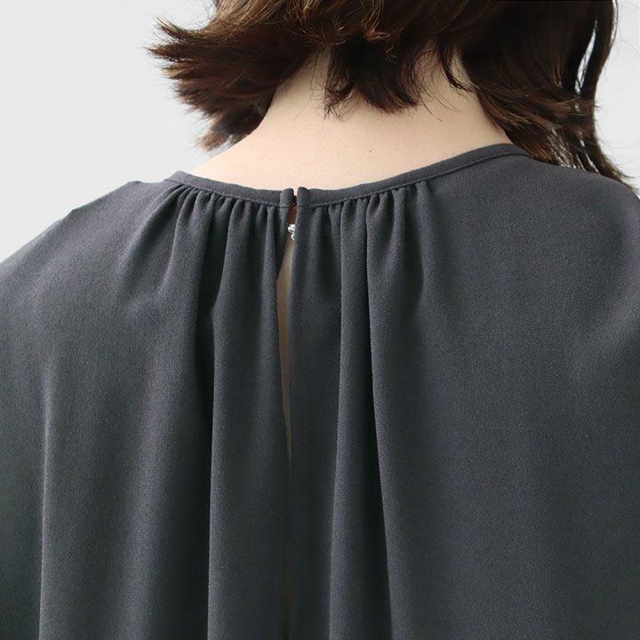 DES PRES(デ・プレ) ジャージーライクジョーゼット ギャザーネック