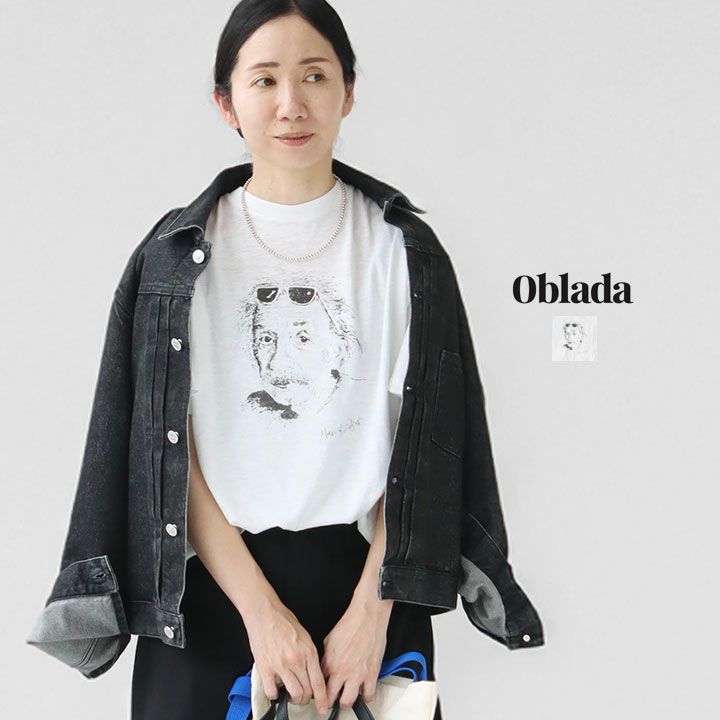 ObladaのUNCLE TEEを正面から着用した女性モデルのフロントデザイン