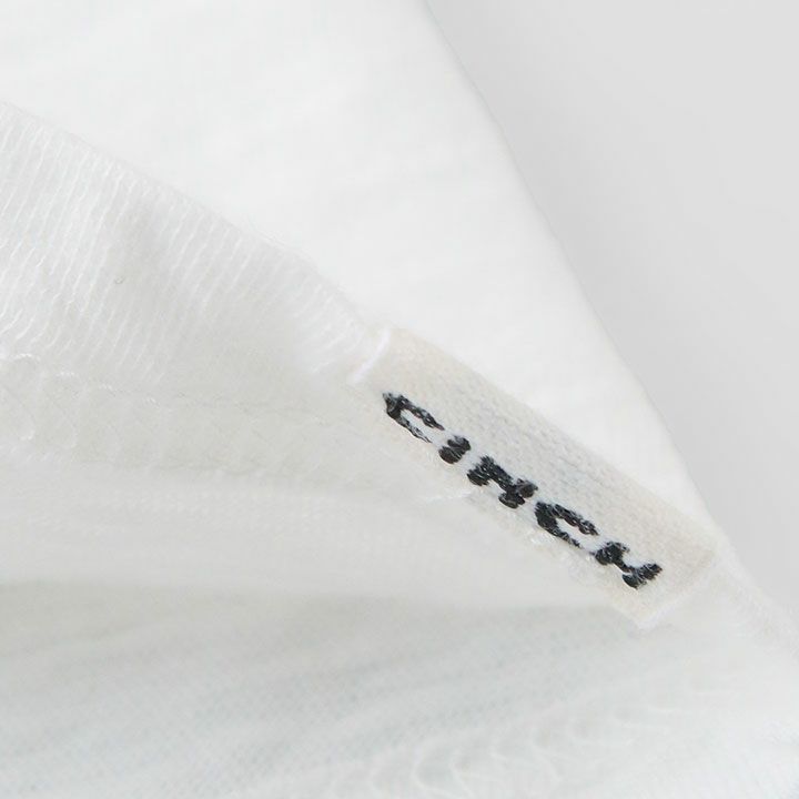 UNCLE TEEの袖に施されたObladaのブランドタグ