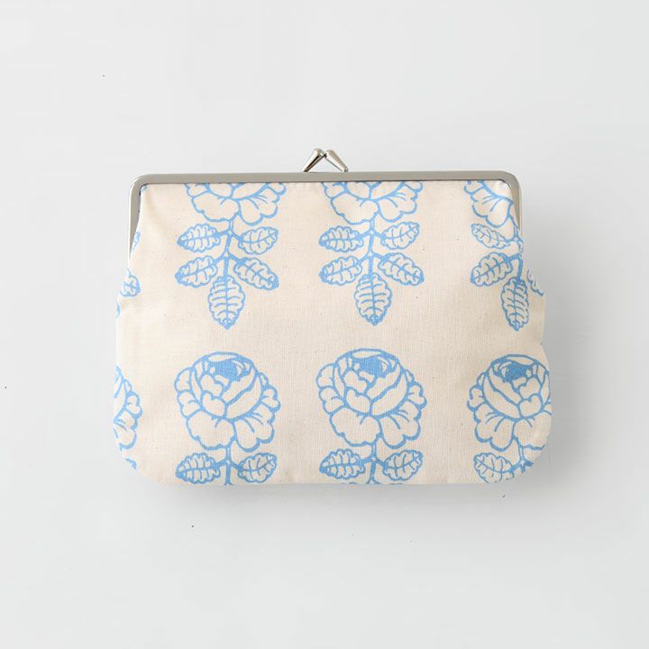 マリメッコがま口ポーチの背面デザイン