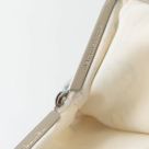 マリメッコがま口ポーチの金具ディテール